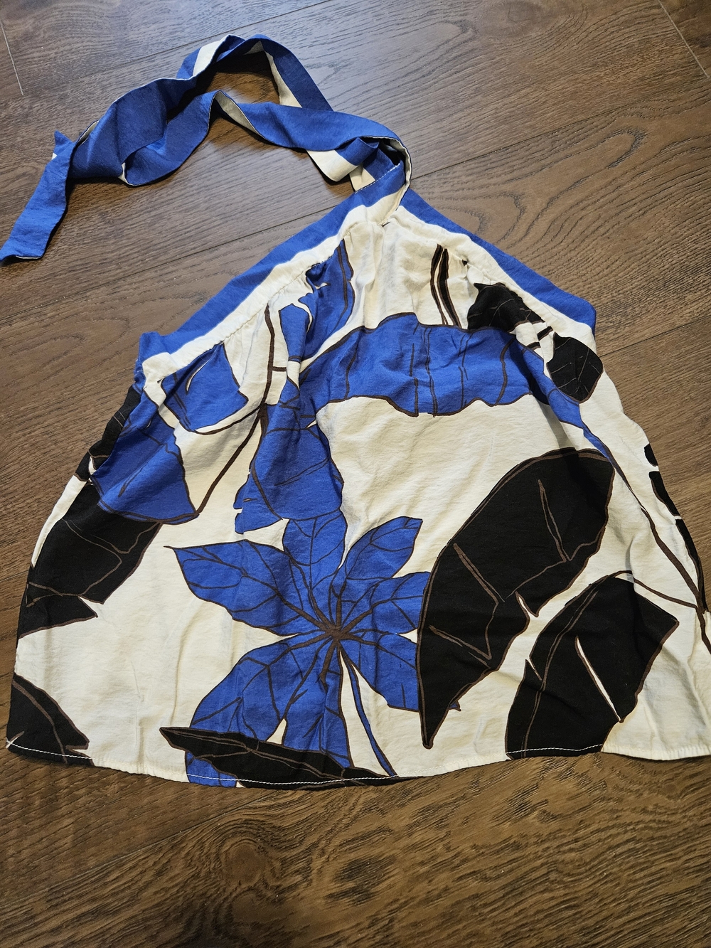 sofia by sofia vergara Blue and Black Floral Halter